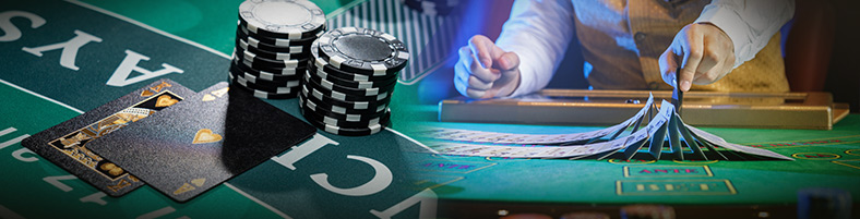 Crupier de blackjack en vivo disponible en casinos online de Chile.