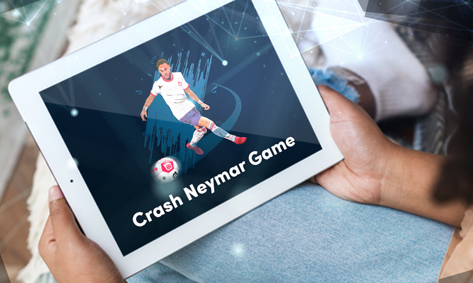 Tablet con la imagen de Neymar y juego crash.