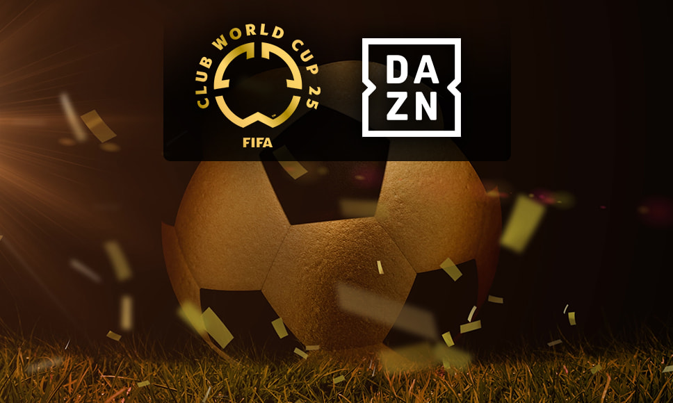 Logos de DAZN y del Mundial de Clubes de la FIFA sobre el trasfondo de un balón y cancha de juego.